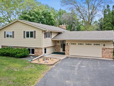 6229 Creek Valley Rd, Edina, MN, 55439