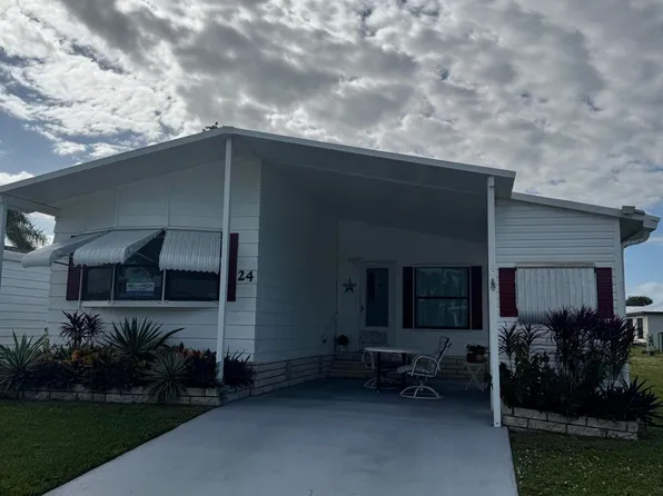 24 Villa Del Norte, Fort Pierce, FL 34951