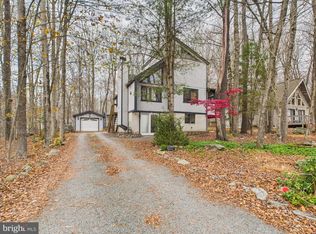 119 Chitimacha Dr, Pocono Lake, PA 18347