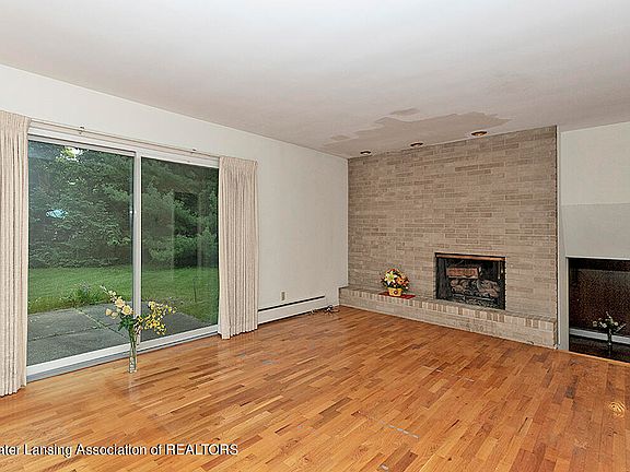 3rd image of 1611 Cahill Dr