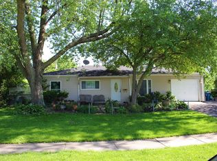 736 Beau Ridge Dr, Aurora, IL 60506