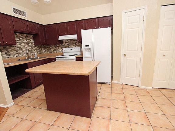 3rd image of 1349 W Placita Oro