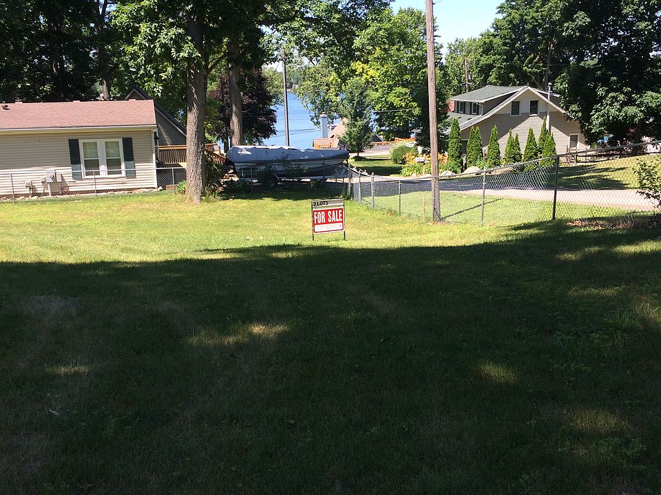 1st image of Parkwood Ct