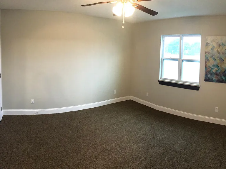 507 Carmen St — Photo 14