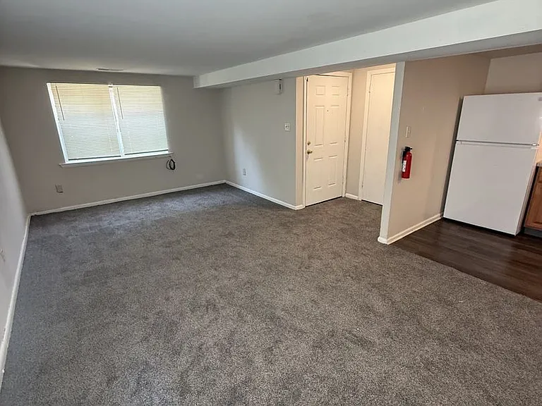 121 Main St — Photo 3