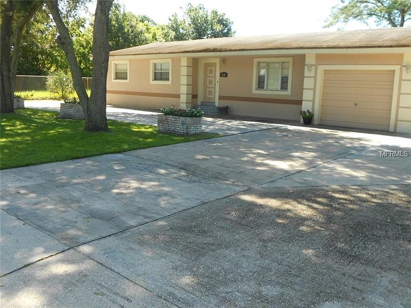 1st image of 1135 1st Dr
