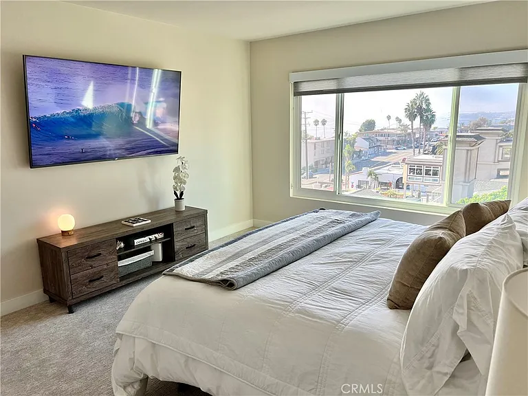 240 Moss St #15 — Photo 8