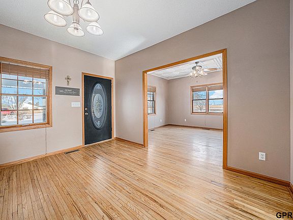 5th image of 5601 Grace Ln