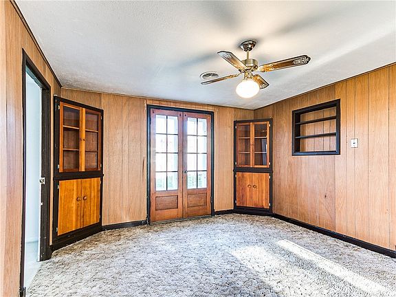 3rd image of 1227 Stafford Ave