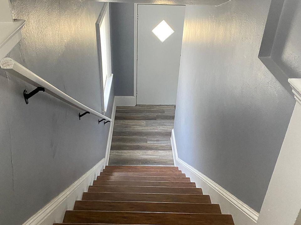 Entry stairwell