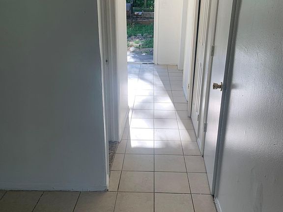 5th image of 922 Bellows Ave
