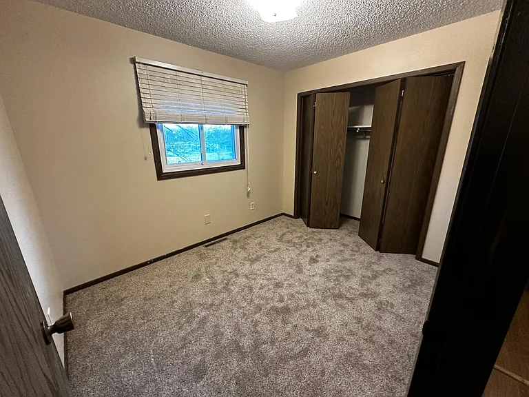 1105 E Pl #B — Photo 6