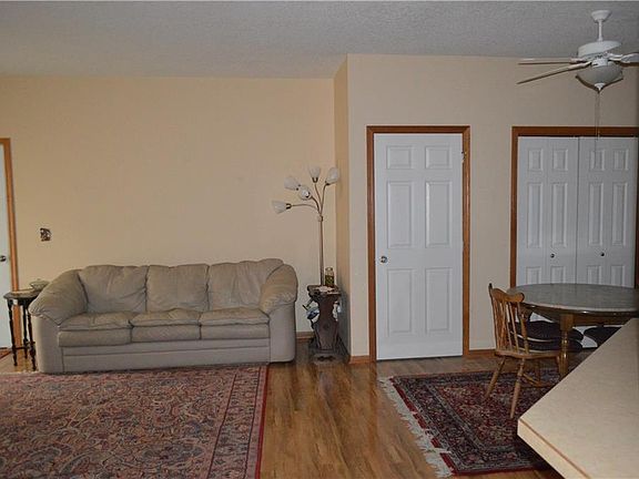 4th image of 521 Kelsey Ln