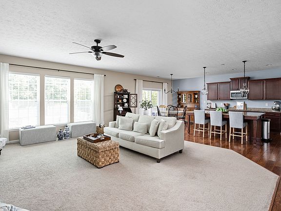 5th image of 13823 Fieldcrest Dr