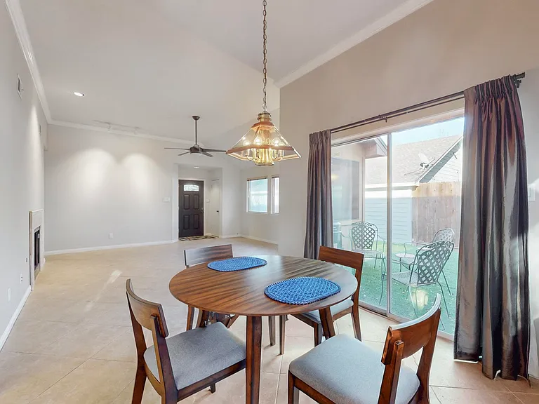Dining Area 2