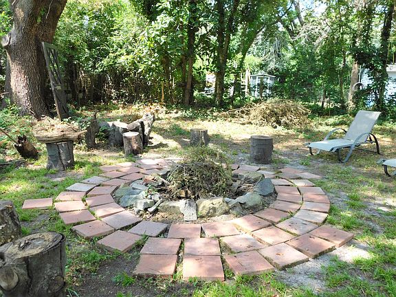 3rd image of 2124 Klein Rd