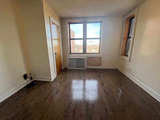390 E 21st St #4D — Photo 5