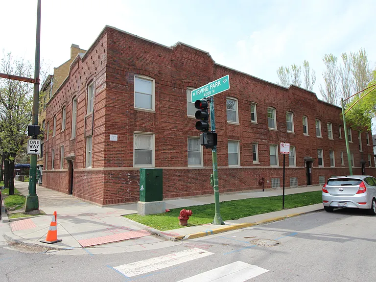 4006-4008 N Hamlin Ave — Photo 1