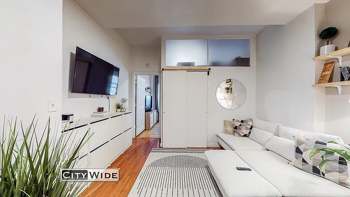 Rented by City Wide Apartments | media 8