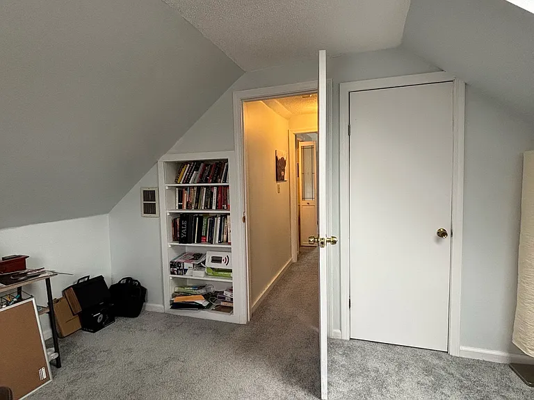 22 Edgewater Rd — Photo 18