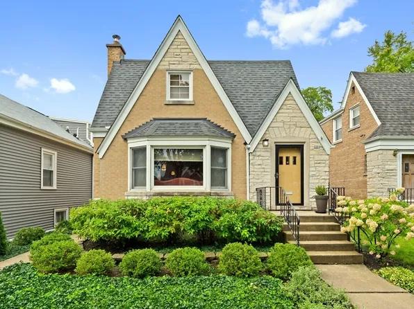 3352 N Newland Ave, Chicago, IL 60634