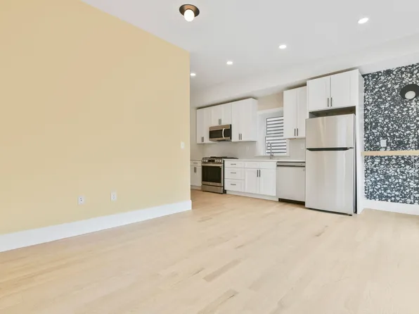 184 Paris St Floor 3, Boston, MA 02128