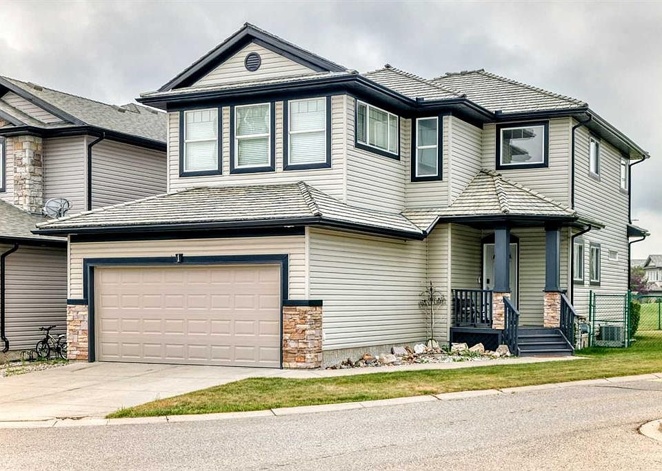1st image of 1 E Glensummit Close SE #316