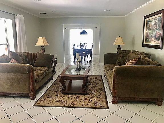 Living rm & dining 