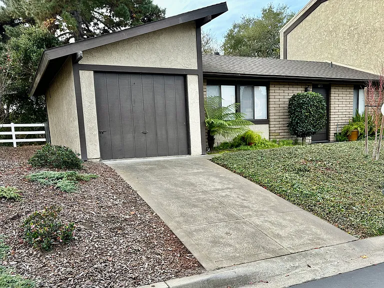 1055 Meadow Way — Photo 1