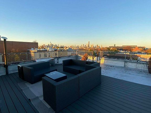 3rd image of 411 17th St #3B