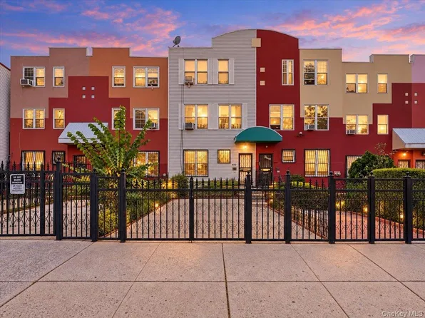 410 E 155th Street, Bronx, NY 10455
