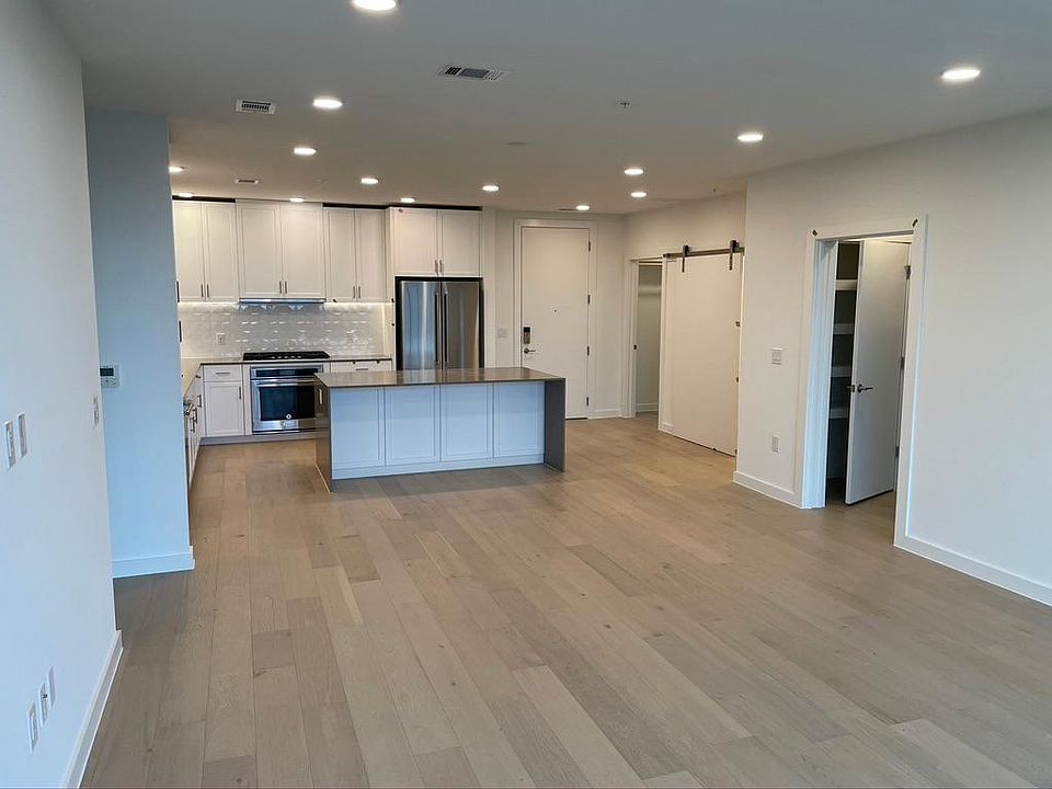 1st image of 1600 S 1st St #310