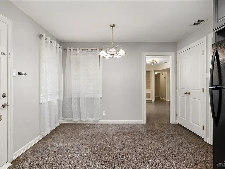 914 N 15th St — Photo 5