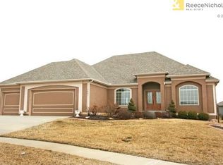 1601 NE Woodland Shores Dr, Lees Summit, MO 64086