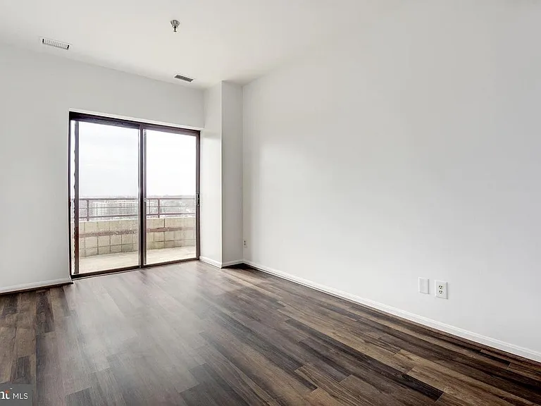 2400 Clarendon Blvd #Penthouse 11 — Photo 36