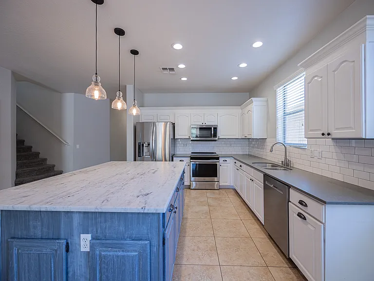 1861 E Patrick Ln — Photo 9