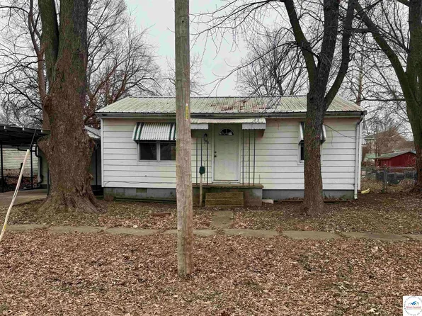 303 S Commercial St, Windsor, MO 65360