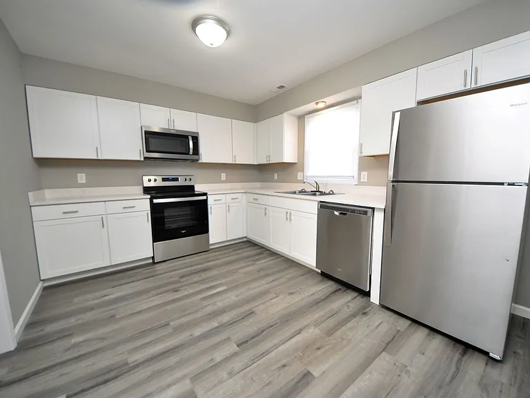 313 Granada Dr — Photo 36