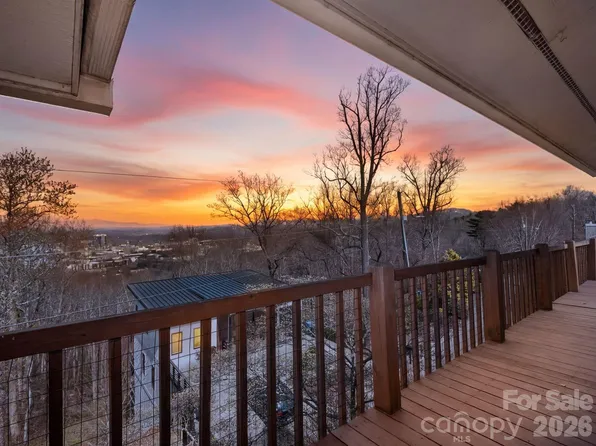464 Windswept Dr, Asheville, NC 28801