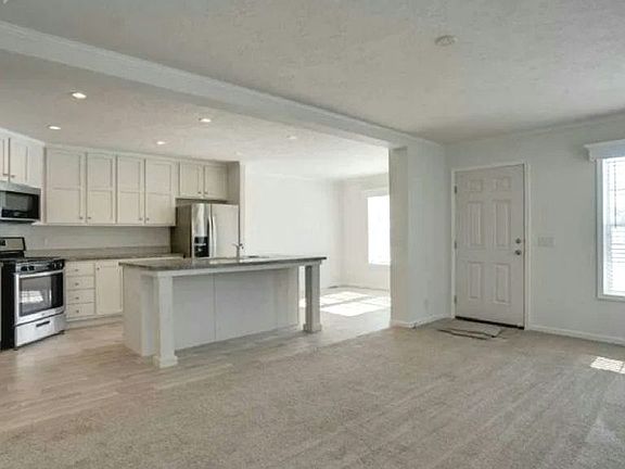 4th image of 17541 Cedar Grv