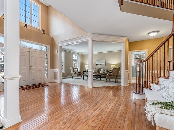 2nd image of 36 Crestview Dr