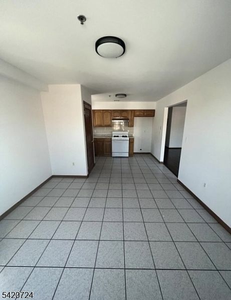 1st image of 28 New York Ave Floor 3