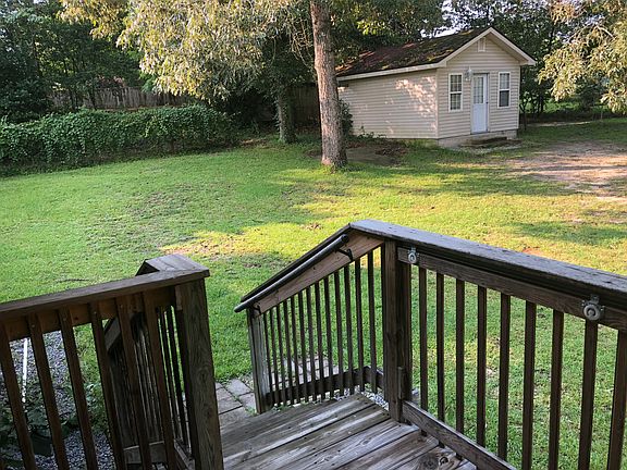 5th image of 105 Sherwood Ct