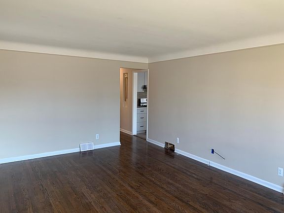 4th image of 20927 Anita St