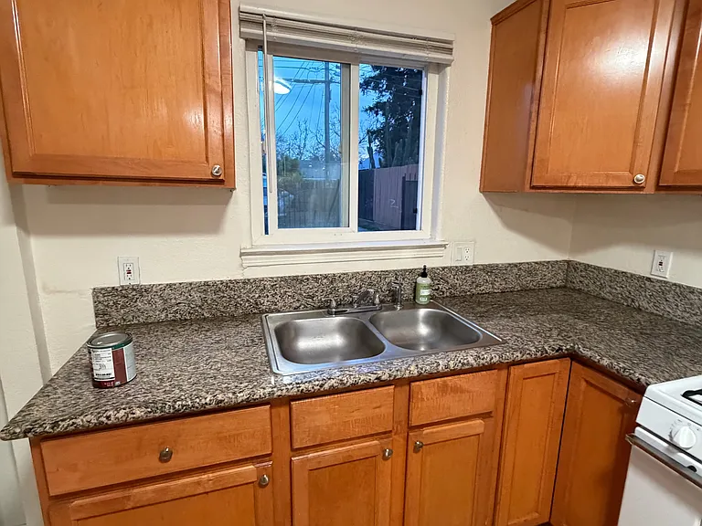 3520 Y St #3 — Photo 2