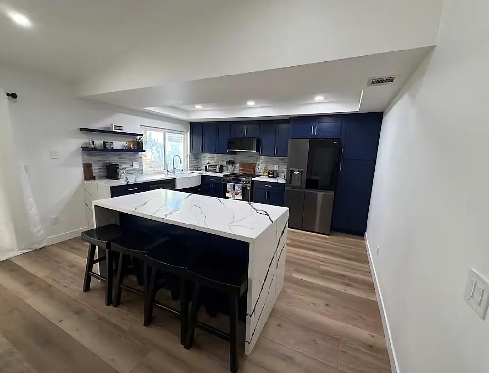 3 bed, 1408 sqft, $4,150 — Photo 1