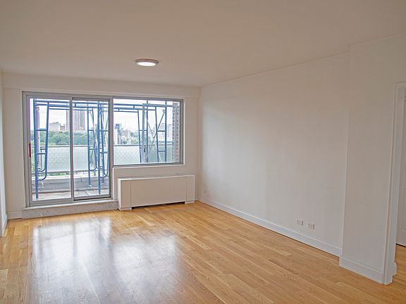 3rd image of 85-15 Main St Penthouse 14