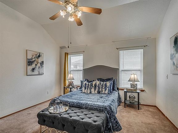 4th image of 2805 SE 95th St