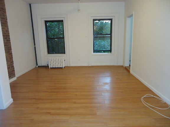2nd image of 5 S Oxford St APT D2