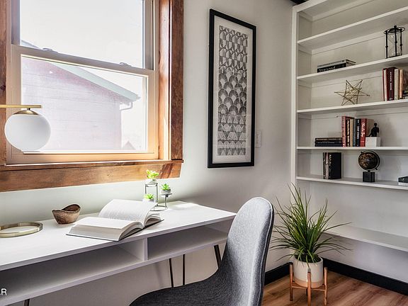 23rd image of 1008 Walini Way